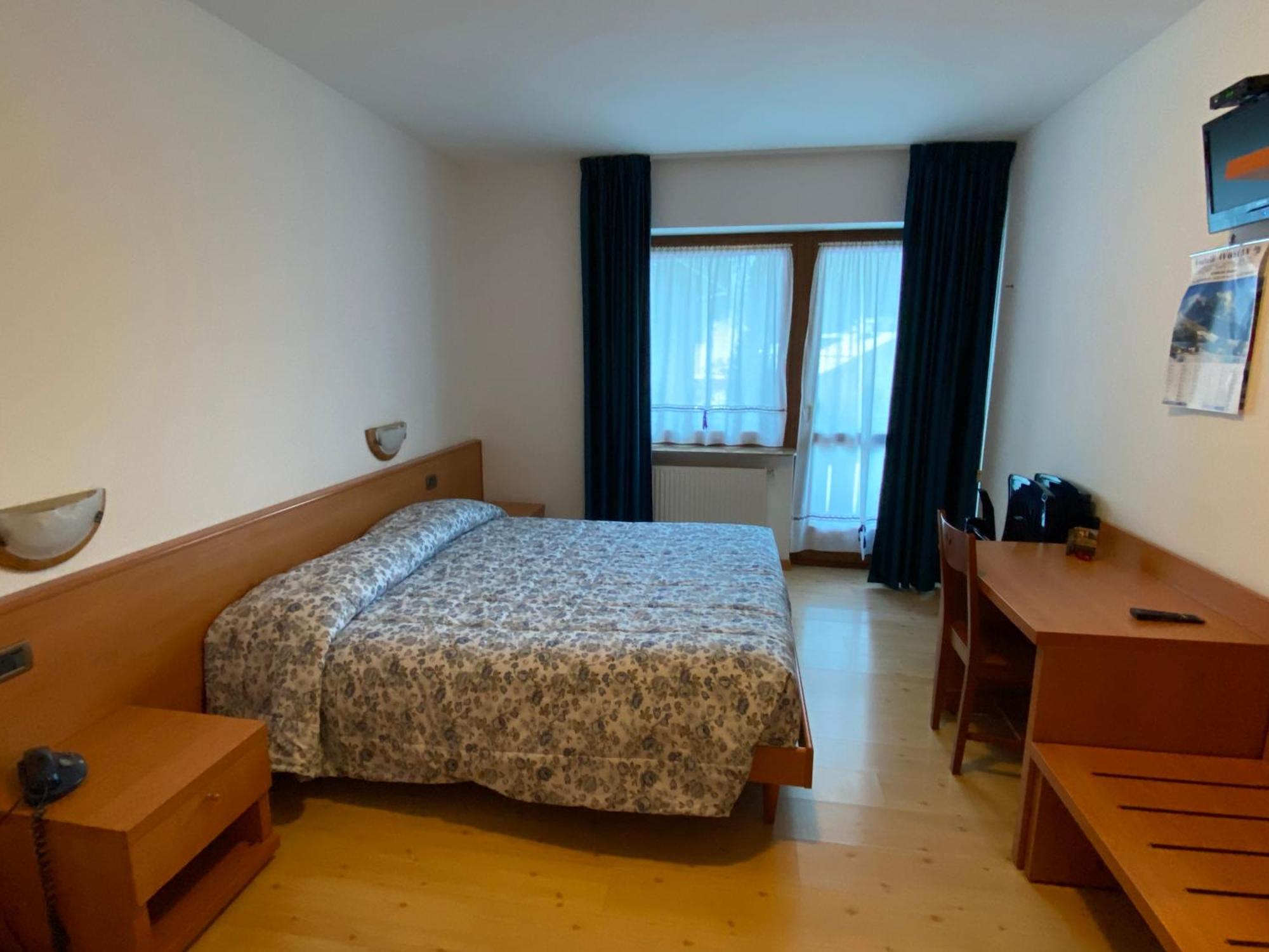 Garni Ladinia Hotel เปสกูล ภายนอก รูปภาพ